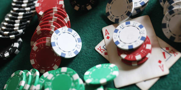 Aplikasi Game Poker Uang Asli untuk Pengguna iOS